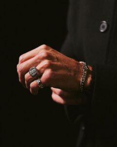 the sparkling world of artificial jewellery